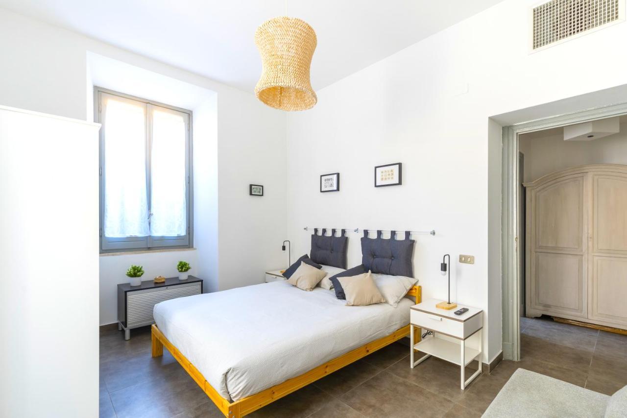Hostly - Nicole Apartment Volturno- Full Rome Center Roma Exterior foto